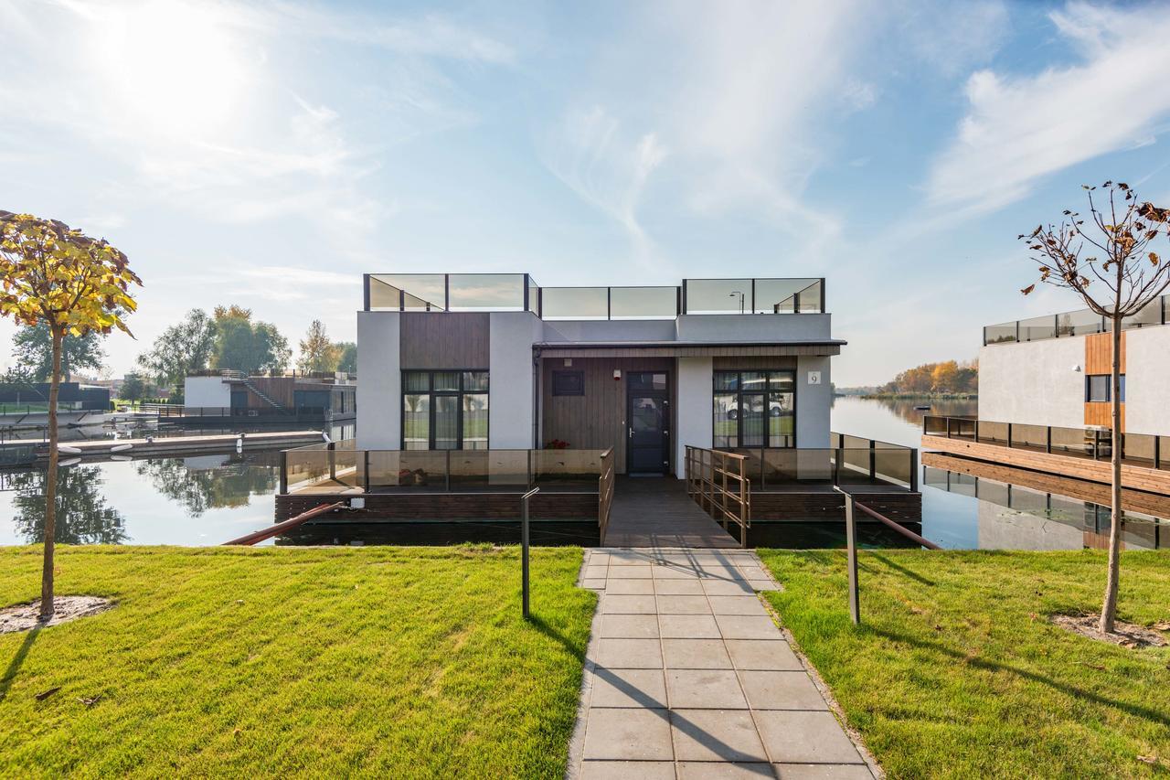 Riviera Zoloche Resort & Spa Vishenki  Exterior photo