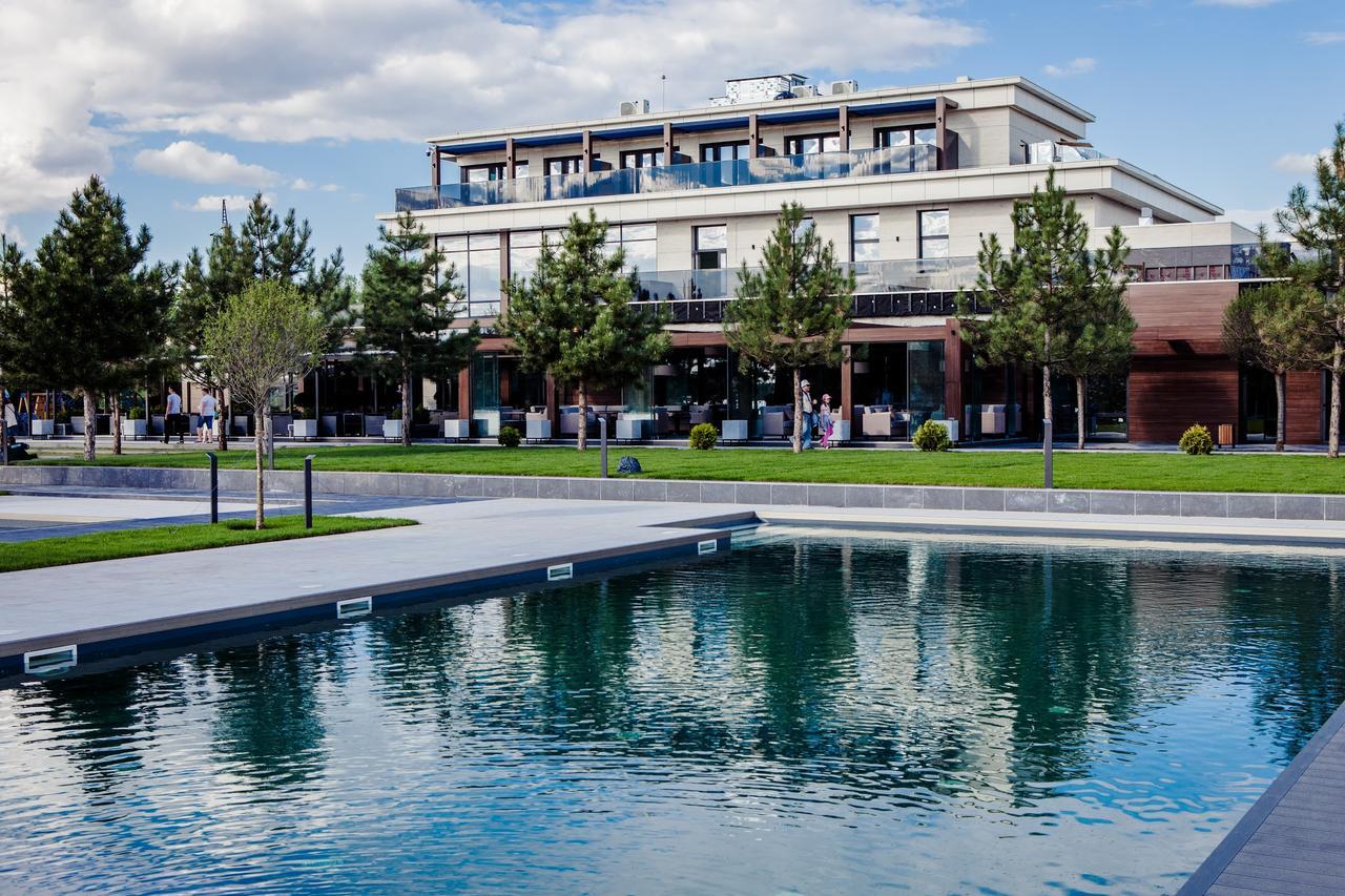 Riviera Zoloche Resort & Spa Vishenki  Exterior photo