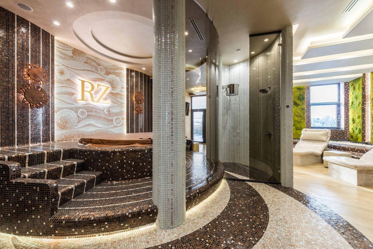 Riviera Zoloche Resort & Spa Vishenki  Exterior photo